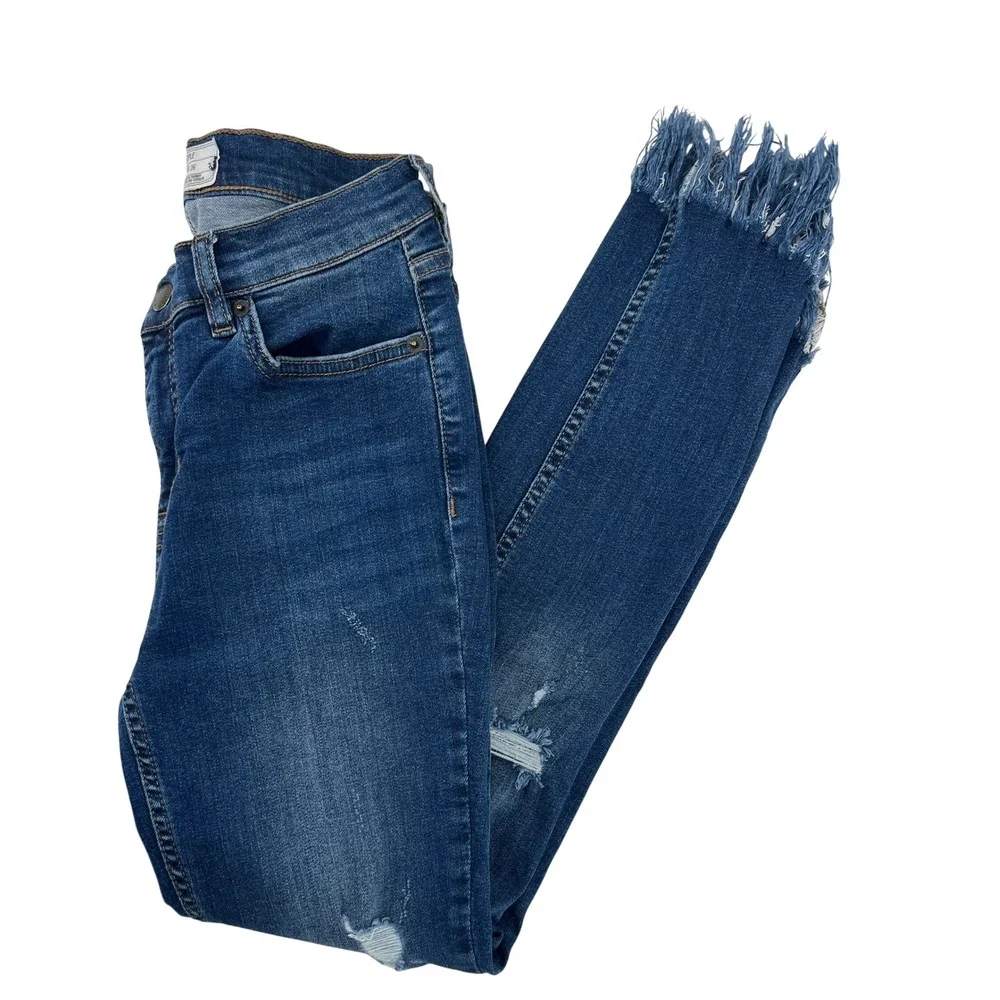 Free People Women Distressed Frayed Fringe Hem Skinny Jeans Dark Wash Blue W26‎